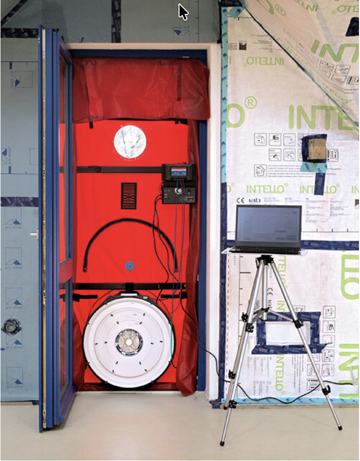 Test d’étanchéité à l’air avec porte soufflante